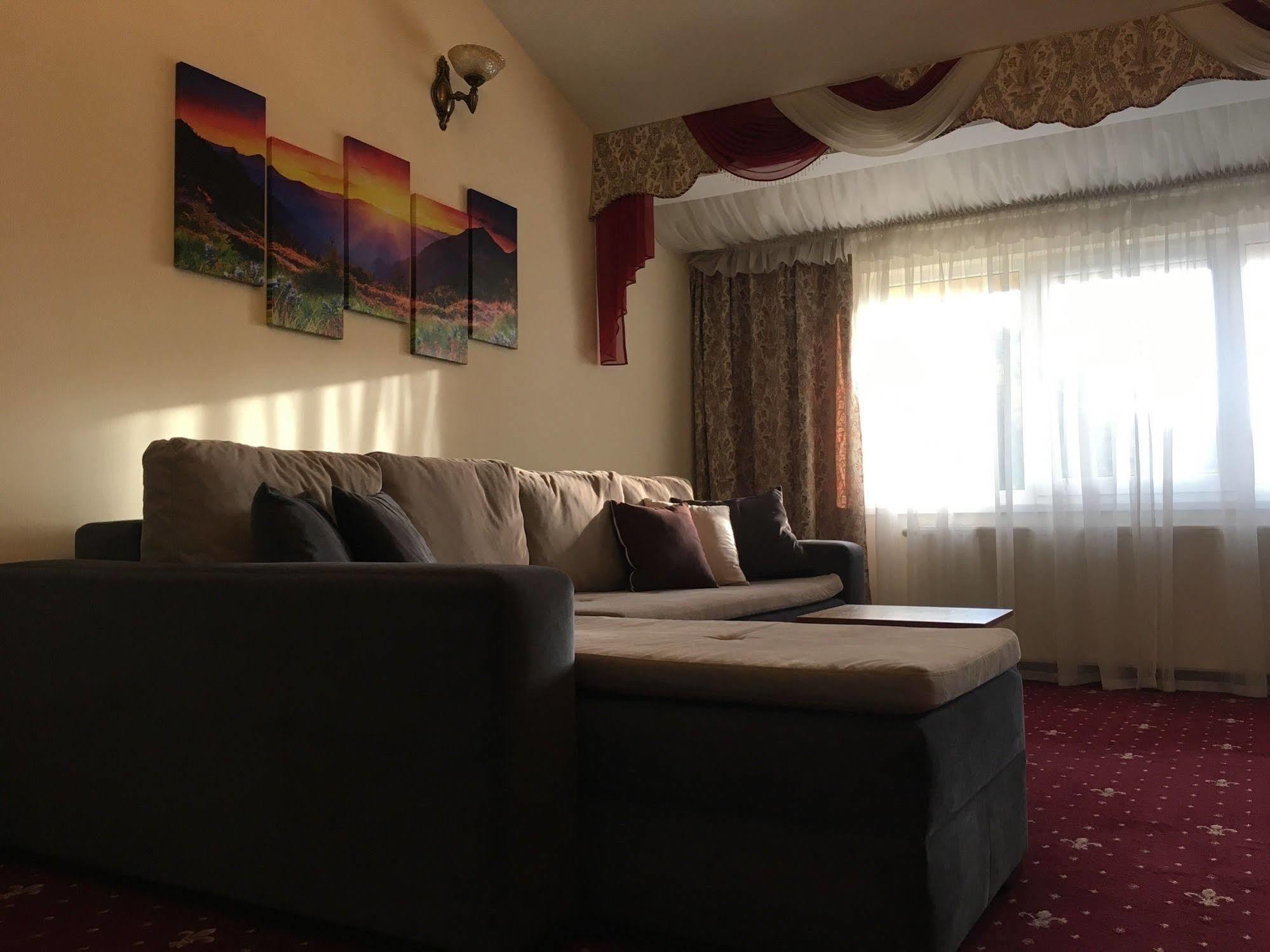 Hotel Leotel Lviv Eksteriør billede